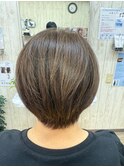 白髪ぼかし×メリハリ美シルエットショート