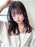 2wayバングでイメチェン顔まわりレイヤーのくびれヘアが人気