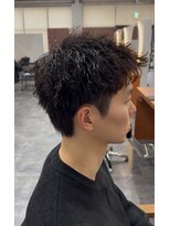 オゼル(OZEL) 王道のショートに艶のあるパーマを掛け合わせて上品に。