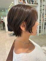 リタ(Lita)&nbsp;20代、30代、40代　骨格補正で作る小顔ミニーショート