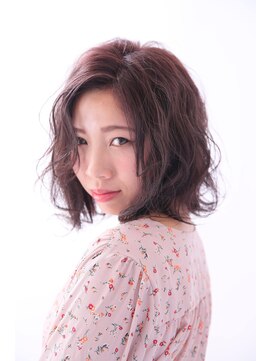 ソーホー ニューヨーク シズオカ(SOHO newyork SHIZUOKA) ラフな無造作ウェーブが大人かわいいミディ