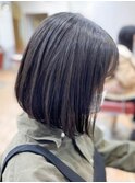 暗髪×前下がりショートボブ