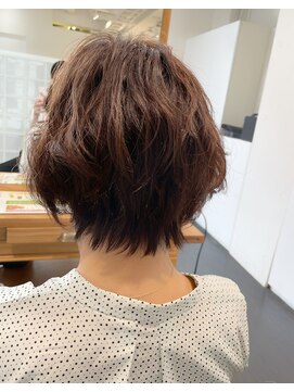 エムプラス 二子玉川(Mplus) ふんわりランダムパーマ　夏目サトル