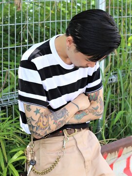 ガズル ハラジュク(GUZZLE HARAJUKU) *かき上げナチュラル七三　バーム仕上げ　黒髪七三フェード*