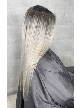 アンダーバーホワイト 鳳店(_WHITE) ☆ホワイトバレイヤージュ☆