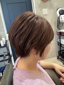 エミヘアー(emmi hair) 前下がりショート