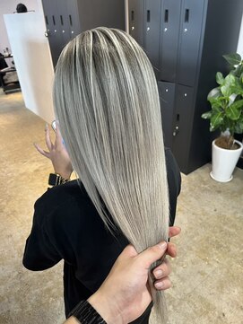 メリー オオサカ(Merly Osaka) white balayage