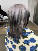 ウルフカットシャギーウルフホワイトシルバーブラック裾カラー