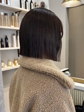 ポジ(poji) ボブ　ミルクティーベージュ　艶髪　髪質改善カラー　ショート