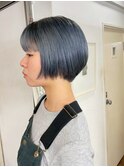 ショートボブヘアのアッシュグレージュカラー/カラー/ショート