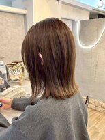 ヴィサージュバスク(VISAGE ba.s.k)&nbsp;明るめブラウンでつくる春夏の艶ストレート髪