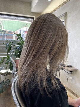 ヘアアンドメイク アリス(hair&make ALICE produce by COLT) ロング　ダブルカラー　ミルクティーベージュ　ブリーチ