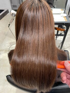 ピボット 北千住(PIVOT) 酸性縮毛矯正、艶ストレート、髪質改善ストレート