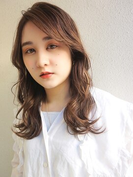 ブゾン(buZon) 【buZon ブゾン】外ハネくびれウェーブスタイル