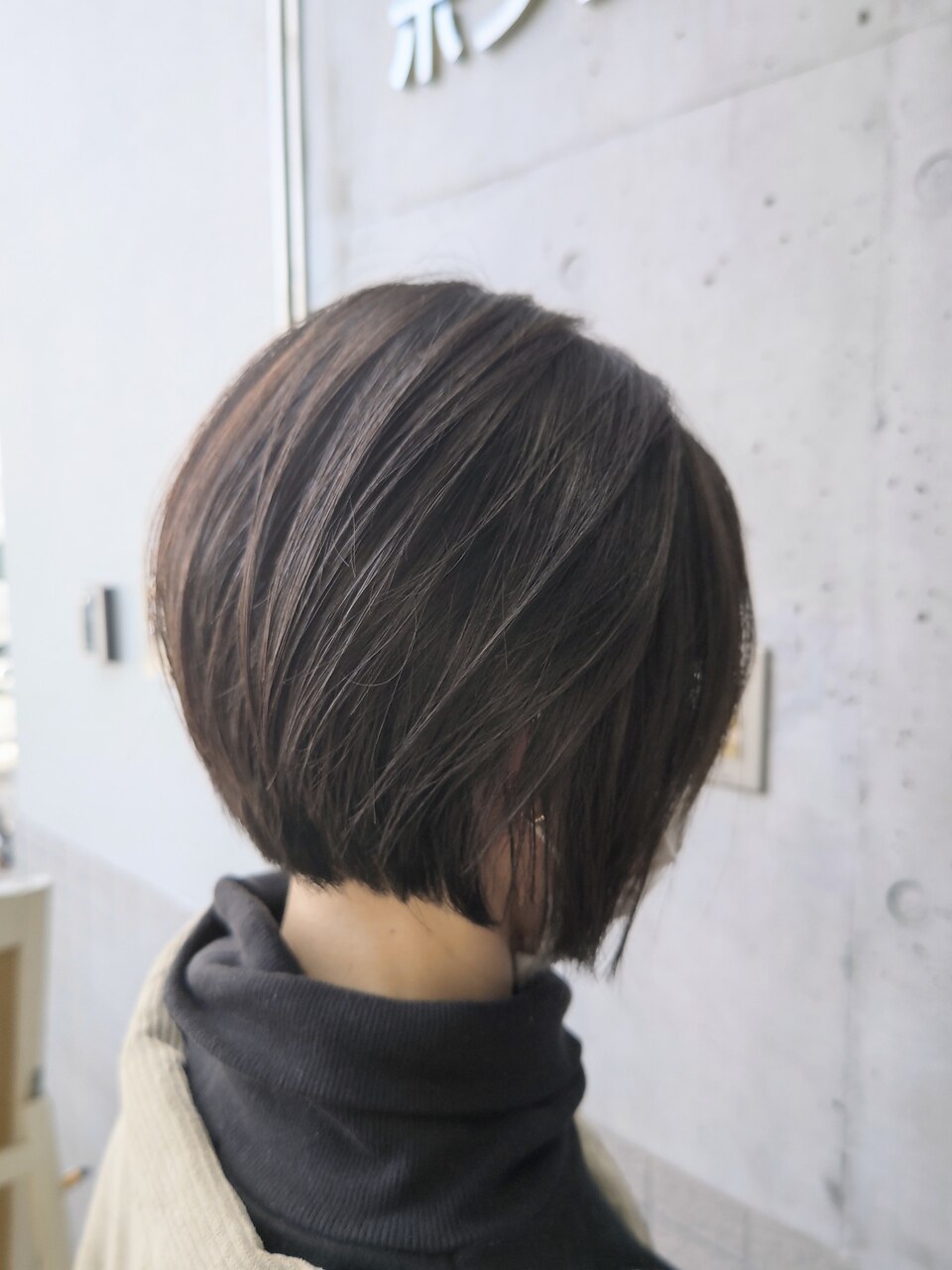アッシュ＋コンパクトショートボブ：L175680458｜ヘアーモード バーブ