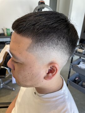 デミュート(DEMUT) フェード