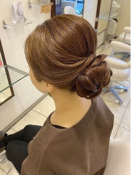 ヘアーメイクサロンアール(hair make salon R) シニヨンスタイル