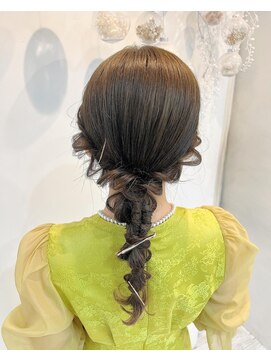 レア(Le'a) タイトデザインポニー