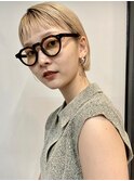 ハイトーンベージュ　ショートボブ オン眉 前髪カット ミニボブ