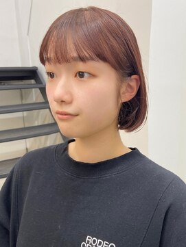 セル(CELL) ピンクブラウン　ショートボブ　ワイドバング　丸みショート