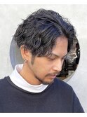 ツイストスパイラルパーマ前下がりツーブロック刈り上げマッシュ