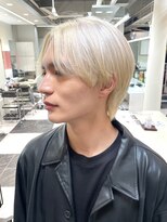 テテ(TETE) ブロンドヘア/センターパート