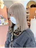 ホワイティベージュ/ボブ/ハイトーン