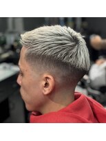 ゴールドグローバーバー(GOLDGLOW BARBER)&nbsp;フェードカット×ブリーチカラー