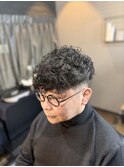 オシャレなメガネを添えたスペインカール。
