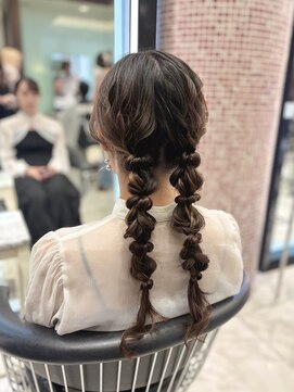 アピッシュ ギンザ(apish ginza) 結婚式二次会ツイン編みおろし韓国ヘア