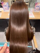 カミエ(kamie)&nbsp;透明感のあるブラウンロング × 上質な艶感