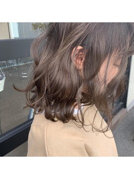 デフ(Def) 【Def／倉敷】透明感◎ミルクティーベージュ(ホリオアキラ)