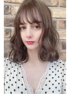 クーエフー(coo et fuu) ココアブラウンのフリンジウェーブミディアム♪前髪はキュート藤