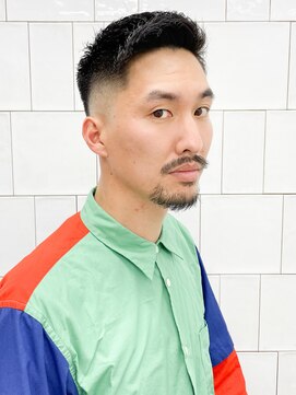 メリケンバーバーショップ コウベ(MERICAN BARBERSHOP KOBE) センターパートスキンフェードツイストスパイラルm#1