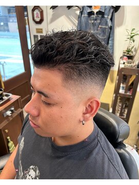 カムレイドフォーライフ(COMRADE 4 LIFE) 担当西村 お任せパーマ