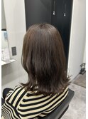 グレーベージュ