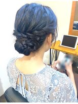 ハンズエミュ(hands emu) 大人っぽいアップヘア