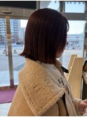 切りっぱなし/赤髪/外ハネ