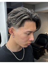 アクロ(ACRO)&nbsp;広島メンズ/ホワイトメッシュ/テーパーフェード/センターわけ