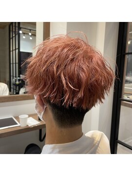 ナンバー ブラオ 名古屋栄(N° blao) ツイスト　スパイラル　メンズ　カジュアル　パーマ　刈り上げ