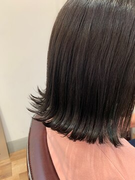 シスコ ヘア デザイン(Scisco hair design) ツヤツヤ外ハネ切りっぱなしボブ