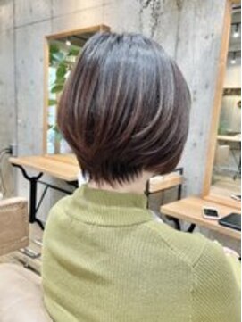 トットファム(tot.fam.) 【tot.fam.】自然な前下がり♪手ぐしでキマるショートボブ☆