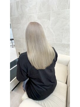 オズ 郡山桑野店(OZ) 【オズ】 #ブリーチ #ミルクティー #ホワイトミルクティー