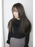 :ベージュカラー :グレージュ :寒色ベージュ :ストレートヘア