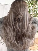 ハイライトカラーミルクティーベージュレイヤーカット