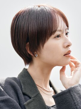 エリマ 横浜西口(elima) 横浜西口顔周りレイヤーカットくびれヘア切りっぱなしボブ30代