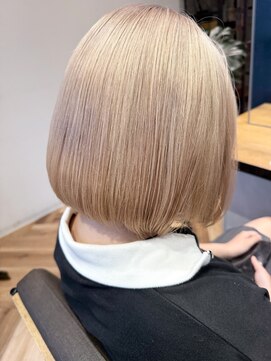 ルータス(loutus) ボブ×ミルクティーカラー