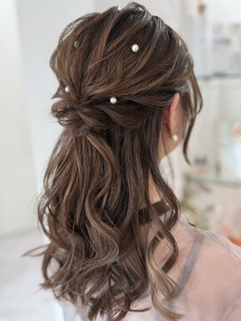 モナバイルーブル(MONA by Louvre) 【MONA名古屋駅/名駅】ハーフアップアレンジ/ヘアセット