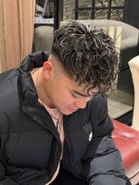 ライン(LYNE) メンズカット/メンズパーマ/ツーブロック/ハイライト