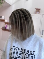 フィガロレーブ(FIGARO×REVE)&nbsp;マイナス15歳実現！白髪ぼかしハイライト